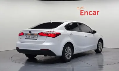 Kia K3 2015, 124061 км, за 3503.44 USD