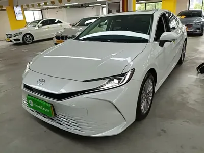 Toyota Camry 2025, 3800 км, за 18304.53 USD