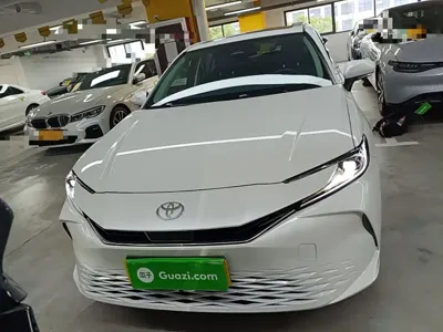 Toyota Camry 2025, 3800 км, за 18304.53 USD
