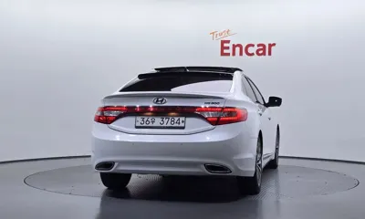 Hyundai Grandeur 2014, 152970 км, за 4493.06 USD