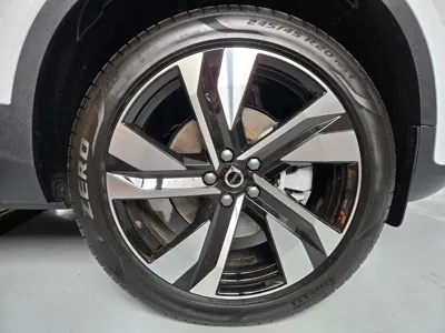 Volvo XC40 2026, 413 км, за 28277.96 USD
