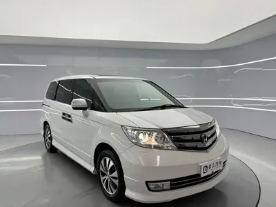 Honda Elysion 2014, 107000 км, за 8210.55 USD