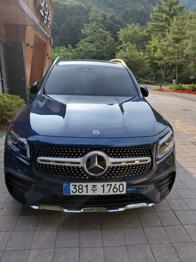 Mercedes-Benz GLB-Class · 2023 год