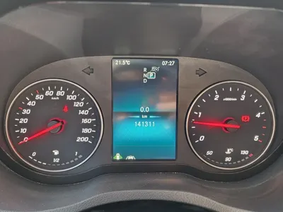 Mercedes-Benz Sprinter 2022, 141310 км, за 40035.45 USD - фото 8