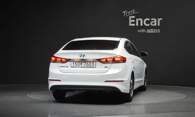 Hyundai Avante 2017, 85632 км, за 5984.91 USD