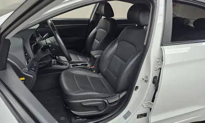 Hyundai Avante 2017, 85632 км, за 5980.63 USD - фото 16