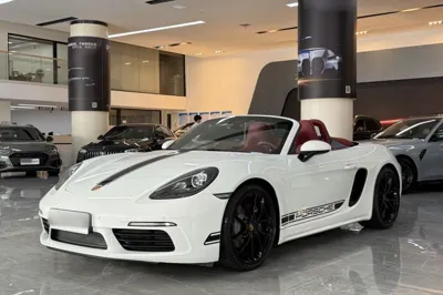 Porsche 718 · 2023 год