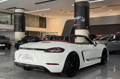 Porsche 718 2023, 12800 км, за 77588 USD