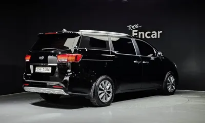 Kia Canival 2017, 130744 км, за 6276.84 USD