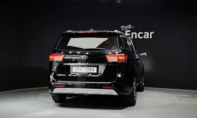 Kia Canival 2017, 130744 км, за 6276.84 USD