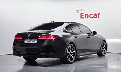BMW 5-Series 2025, 8094 км, за 61409.35 USD