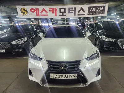 Lexus IS · 2018 год