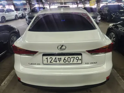 Lexus IS 2018, 67199 км, за 14295 USD