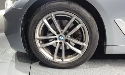 BMW 5-Series 2019, 108942 км, за 17592.23 USD