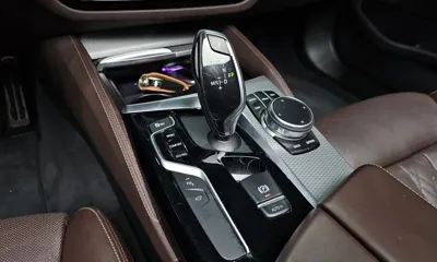 BMW 5-Series 2019, 108942 км, за 17592.23 USD - фото 9