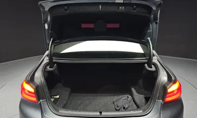 BMW 5-Series 2019, 108942 км, за 17592.23 USD - фото 31