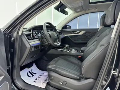 Hongqi Hongqi HS5 2021, 45000 км, за 10859.12 USD