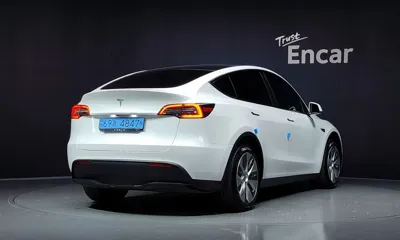 Tesla Model Y 2022, 19035 км, за 28493.39 USD