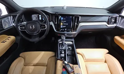 Volvo S60 2020, 62949 км, за 15557.31 USD - фото 7