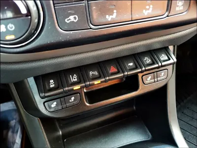 ChevroletGMDaewoo Colorado 2021, 75174 км, за 14966.52 USD - фото 12