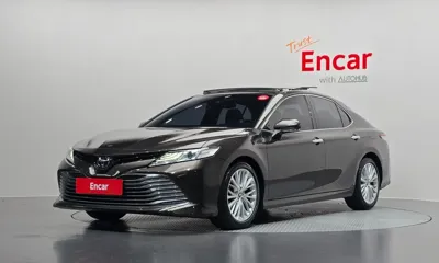 Toyota Camry · 2019 год