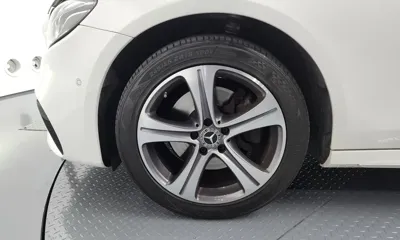 Mercedes-Benz E-Class 2019, 49328 км, за 17986.08 USD