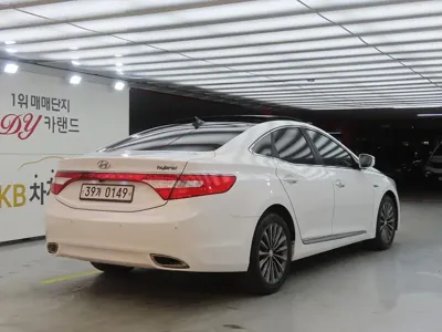 Hyundai Grandeur 2014, 230699 км, за 3376.27 USD