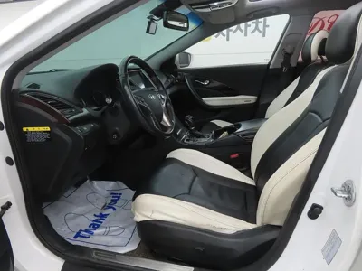 Hyundai Grandeur 2014, 230699 км, за 3376.27 USD