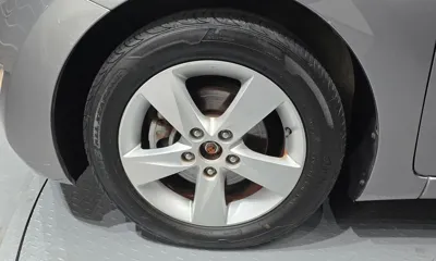 Hyundai Avante 2012, 177267 км, за 2378.59 USD