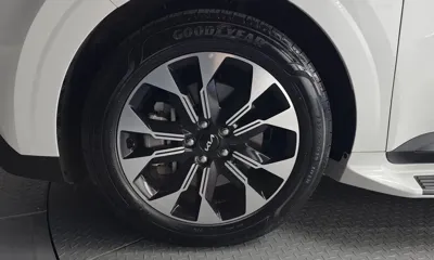 Kia Canival 2023, 13337 км, за 18046.02 USD