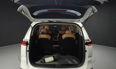 Kia Canival 2023, 13337 км, за 18046.02 USD - фото 20