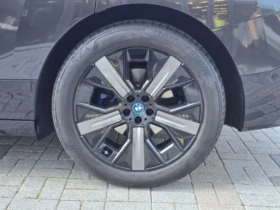 BMW iX 2025, 17321 км, за 61446.97 USD