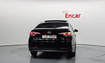 Hyundai Sonata 2015, 214320 км, за 3501.82 USD