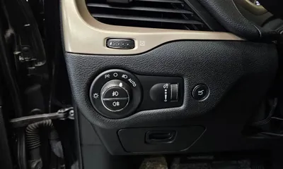 Jeep Cherokee 2017, 61625 км, за 6279.75 USD - фото 17