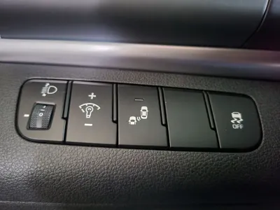 Hyundai Avante 2019, 54778 км, за 8400.07 USD - фото 10