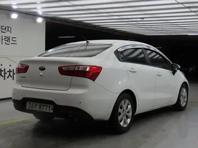 Kia Pride 2014, 180000 км, за 2016.66 USD