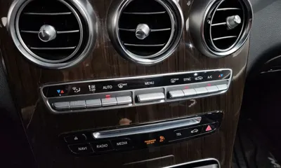 Mercedes-Benz GLC-Class 2019, 90740 км, за 16913.88 USD - фото 29
