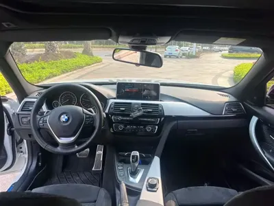 BMW 3 Series 2017, 103000 км, за 10579.19 USD