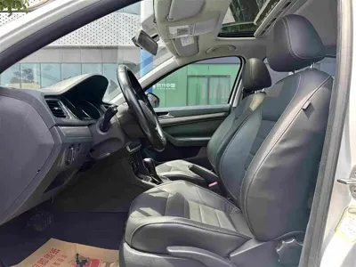 Volkswagen Lavida 2017, 56000 км, за 6103.54 USD
