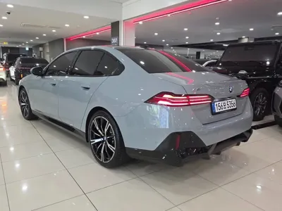 BMW 5-Series 2026, 5507 км, за 62451.27 USD