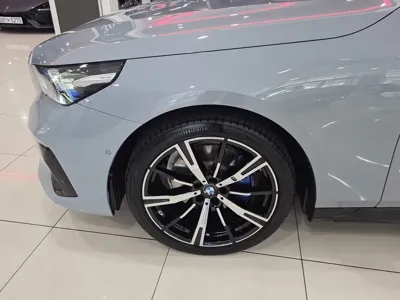 BMW 5-Series 2026, 5507 км, за 62451.27 USD