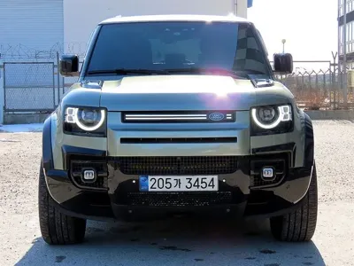 Land Rover Defender · 2022 год