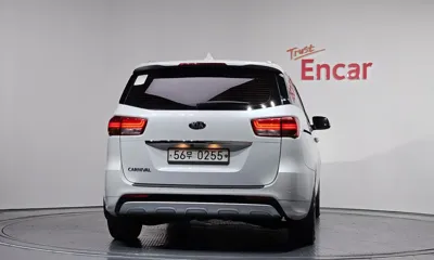 Kia Canival 2017, 126894 км, за 7553.86 USD