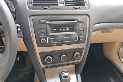 Skoda Octavia 2015, 83300 км, за 5415 USD - фото 10