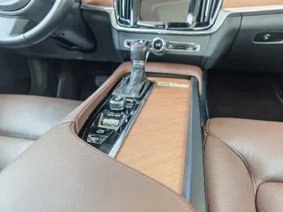 Volvo S90 2020, 112000 км, за 14643.31 USD - фото 21