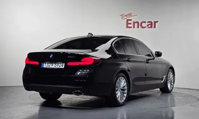 BMW 5-Series 2022, 33585 км, за 23893.92 USD
