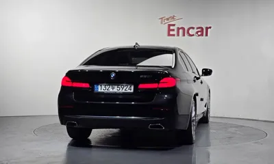 BMW 5-Series 2022, 33585 км, за 23893.92 USD