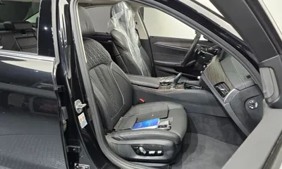 BMW 5-Series 2022, 33585 км, за 23893.92 USD - фото 26