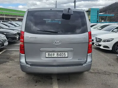 Hyundai Starex 2017, 54659 км, за 8255.86 USD