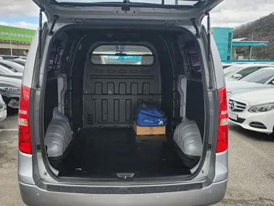 Hyundai Starex 2017, 54659 км, за 8255.86 USD